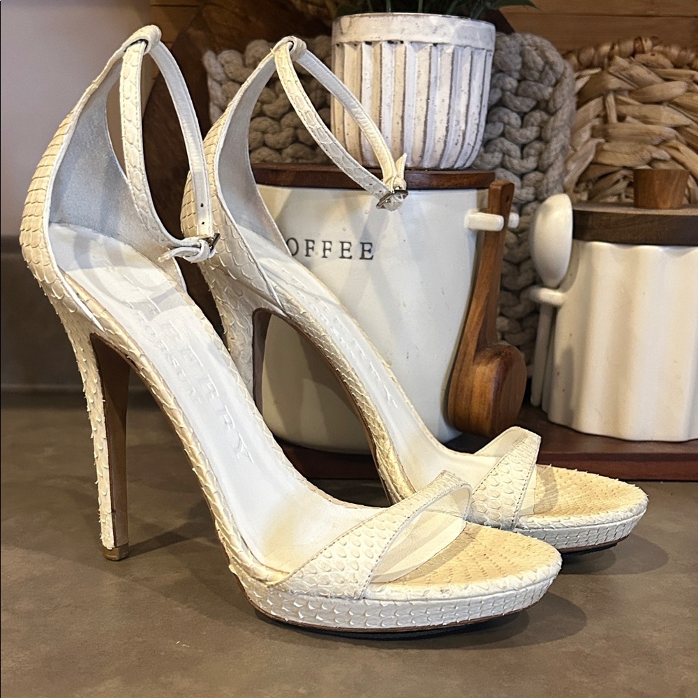 Burberry Designer Elegant Cream Python High Heels… - image 1